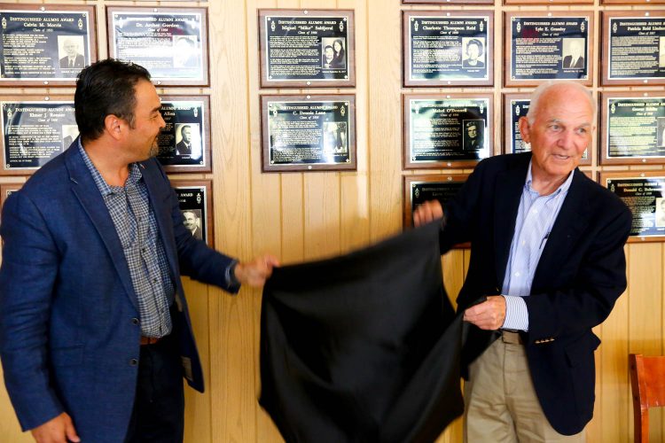 Mike and Denny unveil plaques