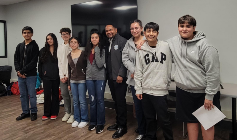 FRMA students with City of Aurora Mayor, Richard C. Irvin