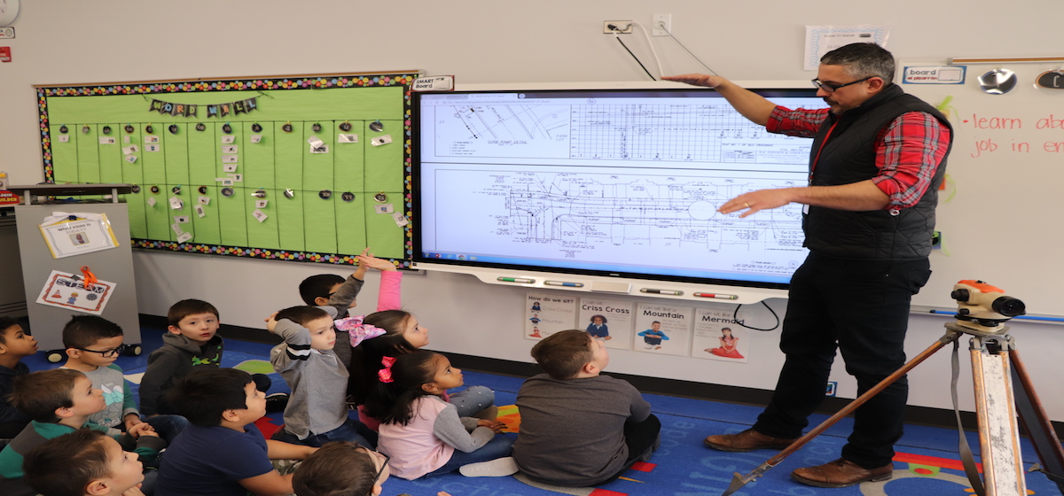 District 131 Civil Engineer Visits Kindergarten
