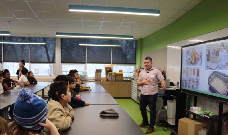 A food scientist presented to 5th grade students.